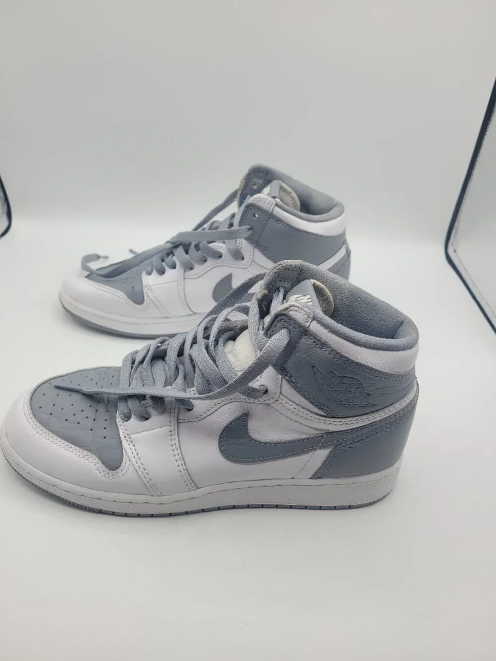 Nike Air Jordan 1 Retro High OG Shoes Youth Size 5.5Y Gray Stealth 575441-037